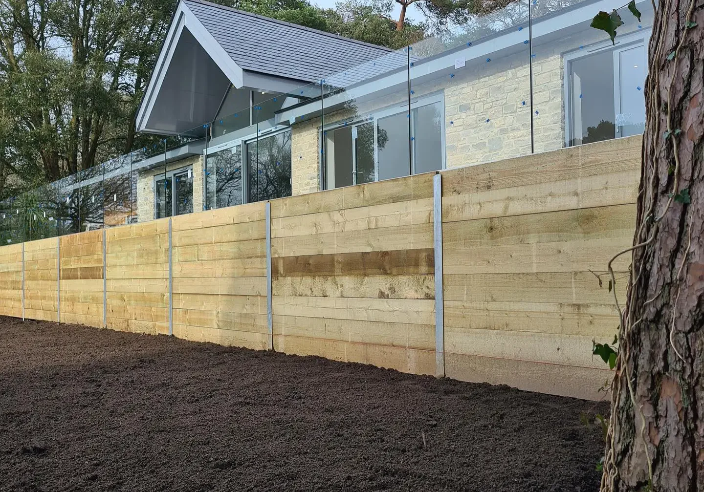 retaining-wall-fence-panels-sandbanks