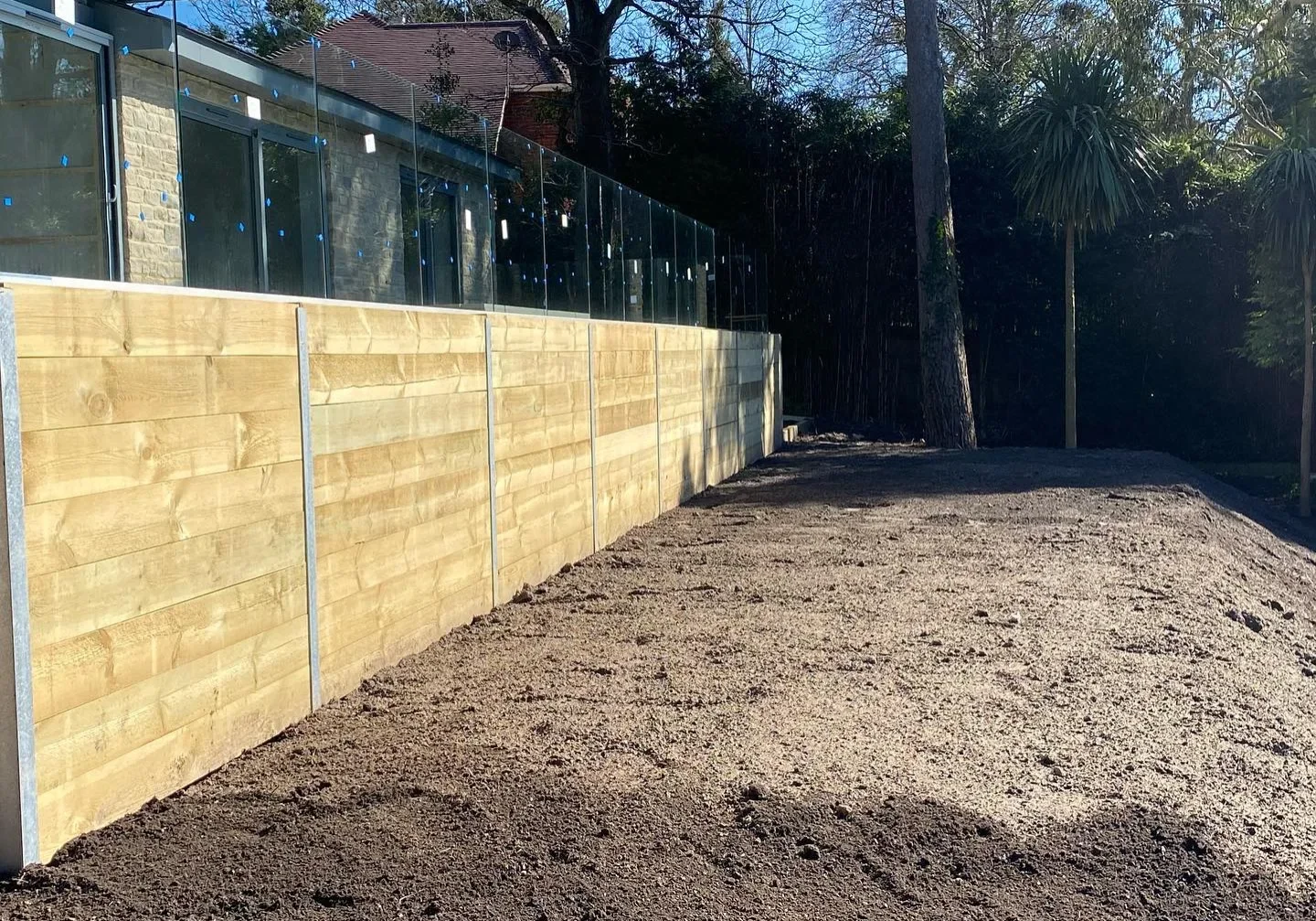 retaining wall with sub-base